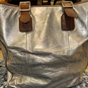 GUC HUNTER SUPER LARGE METALLIC BAG W. INSIGNIA ON 4 BUCKLES W. LEATHER ACCENTS